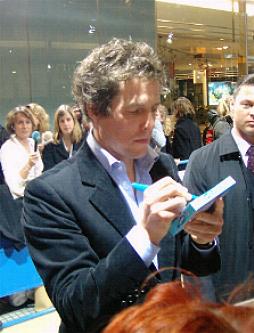 la-munich-hugh04kl.jpg (19873 Byte)